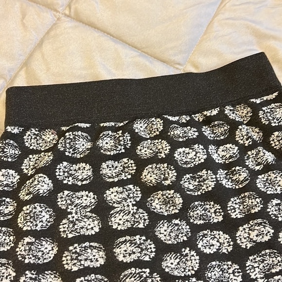 Black and gray leggings, super soft and thick, Sz S-M - Picture 3 of 8